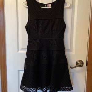 FRANCESCA’S size small black dress! ❤️